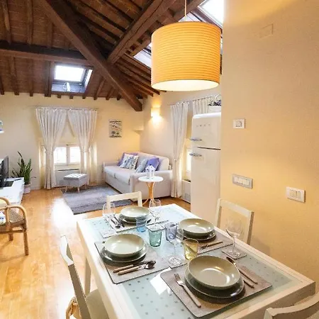 50mt Dalle Mura+parcheggio*appartamento Tipico* Apartment Lucca
